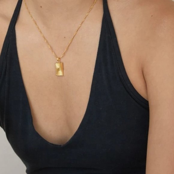 Mila Necklace - Picture 2 of 3